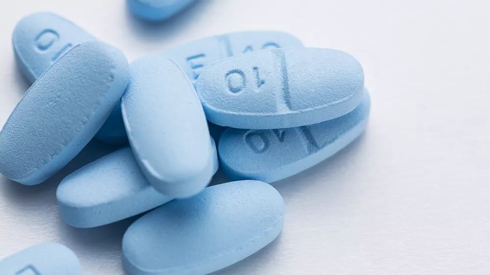 她是个女孩,吃了伟哥 10 年