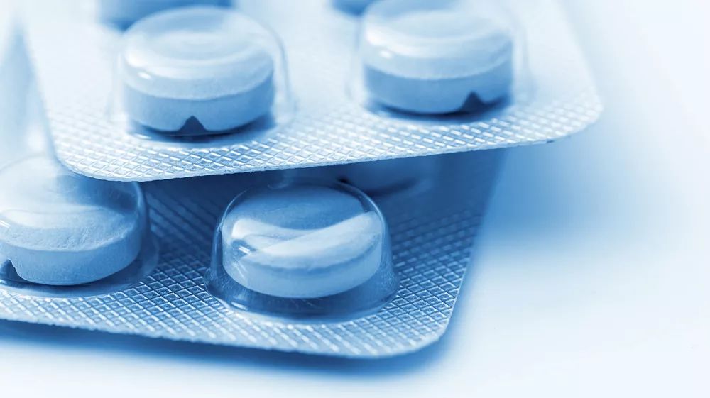 她是个女孩,吃了伟哥 10 年