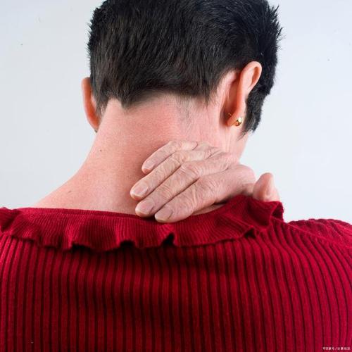 为什么女性得强直性脊柱炎的少