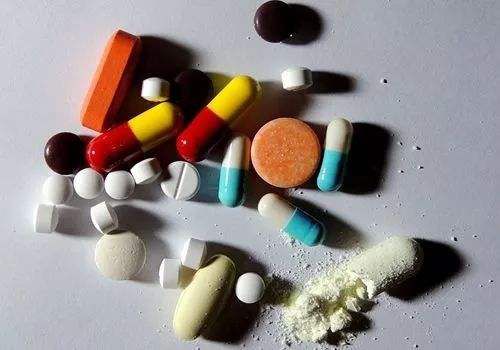 停止服用甲磺酸奥希替尼症状_香港买奥希替尼多少钱_azd 9291 奥希替尼